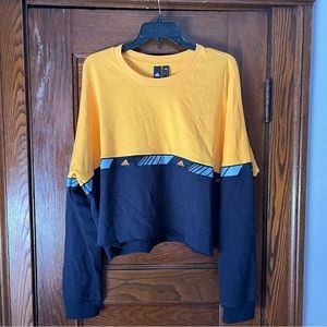Cropped Adidas Crewneck